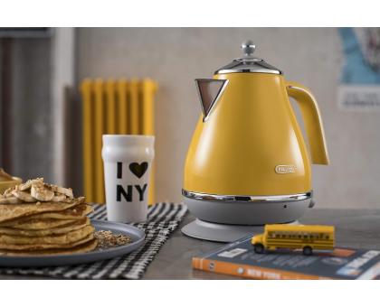 Электрочайник DeLonghi Icona Capitals, 1.7л, нержавеющая сталь, желтый