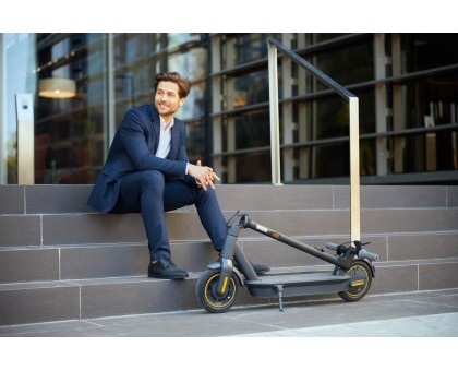 Електросамокат Segway-Ninebot MAX G30E II, чорний Електросамокат Segway-Ninebot MAX G30E II, чорний