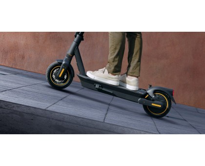 Електросамокат Segway-Ninebot MAX G2 E, чорний