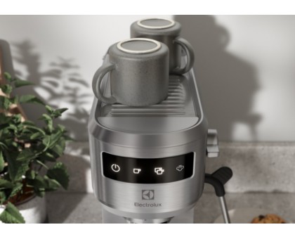 Кавоварка Electrolux ріжкова, 1л, мелена, ручний капуч, LED-дисплей, підігрів чашок, метал