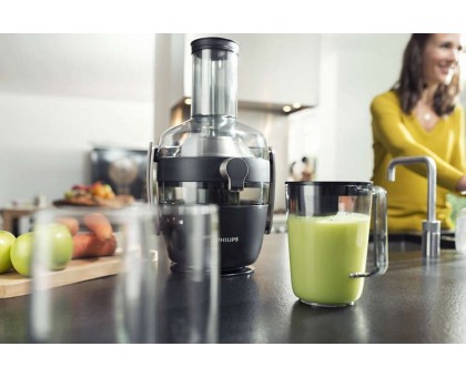 Соковыжималка Philips Avance Collection центробежная 1000Вт, чаша-1л, жмых-2.1л, желоб на целое яблоко, пластик, черный Соковыжималка Philips Avance Collection центробежная 1000Вт, чаша-1л, жмых-2.1л, желоб на целое яблоко, пластик, черный