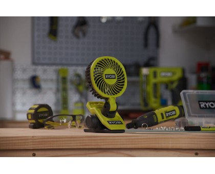Вентилятор аккумуляторный клипса Ryobi USB Lithium RCF4-0 4В 3800об·мин вращение 325° поворот 180° 2 скорости 0.29кг без АКБ и ЗУ Вентилятор аккумуляторный клипса Ryobi USB Lithium RCF4-0 4В 3800об·мин вращение 325° поворот 180° 2 скорости 0.29кг без АКБ и ЗУ