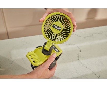 Вентилятор аккумуляторный клипса Ryobi USB Lithium RCF4-0 4В 3800об·мин вращение 325° поворот 180° 2 скорости 0.29кг без АКБ и ЗУ Вентилятор аккумуляторный клипса Ryobi USB Lithium RCF4-0 4В 3800об·мин вращение 325° поворот 180° 2 скорости 0.29кг без АКБ и ЗУ