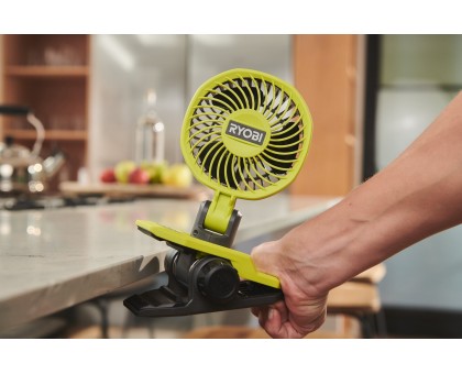 Вентилятор аккумуляторный клипса Ryobi USB Lithium RCF4-0 4В 3800об·мин вращение 325° поворот 180° 2 скорости 0.29кг без АКБ и ЗУ Вентилятор аккумуляторный клипса Ryobi USB Lithium RCF4-0 4В 3800об·мин вращение 325° поворот 180° 2 скорости 0.29кг без АКБ и ЗУ
