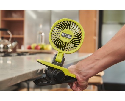 Вентилятор аккумуляторный клипса Ryobi USB Lithium RCF4-0 4В 3800об·мин вращение 325° поворот 180° 2 скорости 0.29кг без АКБ и ЗУ Вентилятор аккумуляторный клипса Ryobi USB Lithium RCF4-0 4В 3800об·мин вращение 325° поворот 180° 2 скорости 0.29кг без АКБ и ЗУ