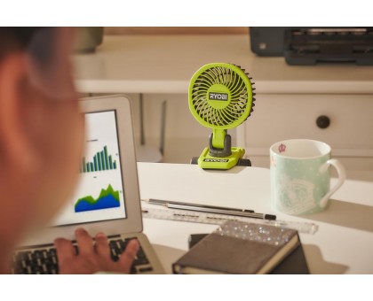 Вентилятор аккумуляторный клипса Ryobi USB Lithium RCF4-120G 4В 1х2А·ч 3800об·мин вращение 325° поворот 180° 2 скорости 0.29кг