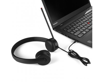 Гарнитура ПК стерео On-ear Lenovo Analog Headset, mini-jack, 1.2м, черный Гарнитура ПК стерео On-ear Lenovo Analog Headset, mini-jack, 1.2м, черный