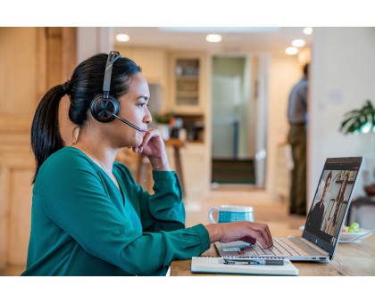 Гарнитура компьютерная стерео On-ear Poly Voyager Focus 2, USB-A, Bluetooth, всенаправленный, ANC, Acoustic fence, черный Гарнитура компьютерная стерео On-ear Poly Voyager Focus 2, USB-A, Bluetooth, всенаправленный, ANC, Acoustic fence, черный