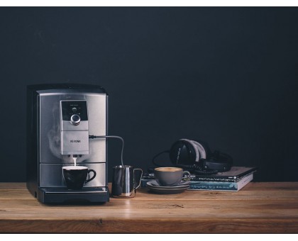 Кофемашина Nivona CafeRomatica 2.2л, зерно + молоко, автомат.капучинатор, авторецептов - 5, серо - черный Кофемашина Nivona CafeRomatica 2.2л, зерно + молоко, автомат.капучинатор, авторецептов - 5, серо - черный