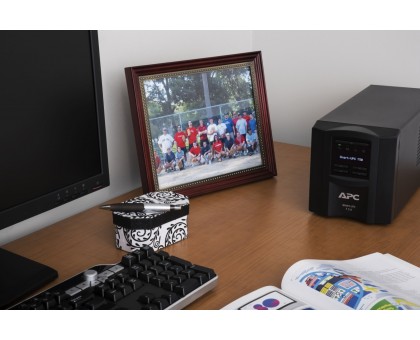 ИБП APC Smart-UPS 750VA/500W, LCD, USB, 8xC13 ИБП APC Smart-UPS 750VA/500W, LCD, USB, 8xC13