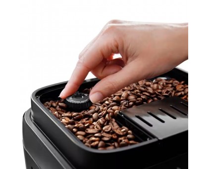 Кофемашина Delonghi Magnifica Evo Next, 1.8л, зерно+мол., автомат.капуч, дисплей, авторецептов -10, подача гар.воды, подогрев чашек, черный Кофемашина Delonghi Magnifica Evo Next, 1.8л, зерно+мол., автомат.капуч, дисплей, авторецептов -10, подача гар.воды, подогрев чашек, черный