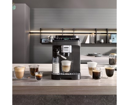 Кофемашина Delonghi Magnifica Evo Next, 1.8л, зерно+мол., автомат.капуч, дисплей, авторецептов -10, подача гар.воды, подогрев чашек, черный Кофемашина Delonghi Magnifica Evo Next, 1.8л, зерно+мол., автомат.капуч, дисплей, авторецептов -10, подача гар.воды, подогрев чашек, черный