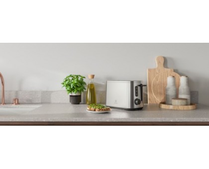 Тостер Electrolux E5T1-4ST 800Вт, дисплей, металл Тостер Electrolux E5T1-4ST 800Вт, дисплей, металл