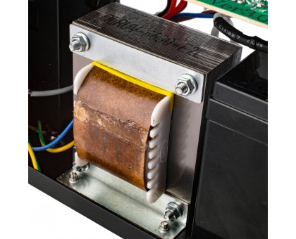 Линейно-интерактивный ИБП LP U650VA (390Вт) Линейно-интерактивный ИБП LP U650VA (390Вт)