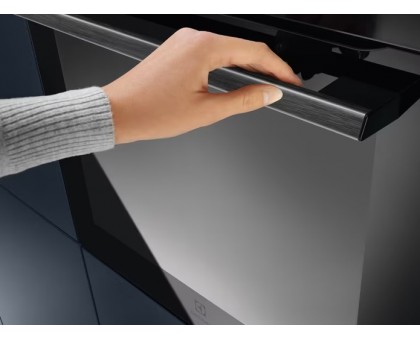 Духова шафа Electrolux KOEBP39Z електрична, 71л, A++, пара, дисплей, конвекція, піроліз, телескопічні напрямні, чорний Духова шафа Electrolux KOEBP39Z електрична, 71л, A++, пара, дисплей, конвекція, піроліз, телескопічні напрямні, чорний