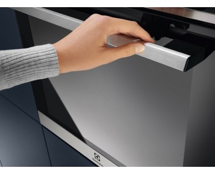 Духовой шкаф Electrolux EOE8P39WX электрический, 72л, A+, пар, дисплей, конвекция, пиролиз, телескопические направляющие, черный