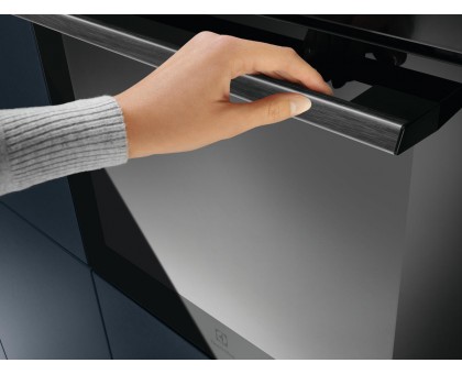 Духовой шкаф Electrolux EOD5H70BZ электрический, 65л, А, пар, дисплей, конвекция, телескопические направляющие, черный