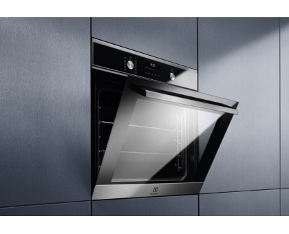 Духовой шкаф Electrolux EOF6P76BX электрический, 65л, A+, дисплей, конвекция, пиролиз, телескопические направляющие, черный Духовой шкаф Electrolux EOF6P76BX электрический, 65л, A+, дисплей, конвекция, пиролиз, телескопические направляющие, черный