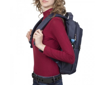 RivaCase 8262 синий рюкзак для ноутбука 15.6 дюймов.
